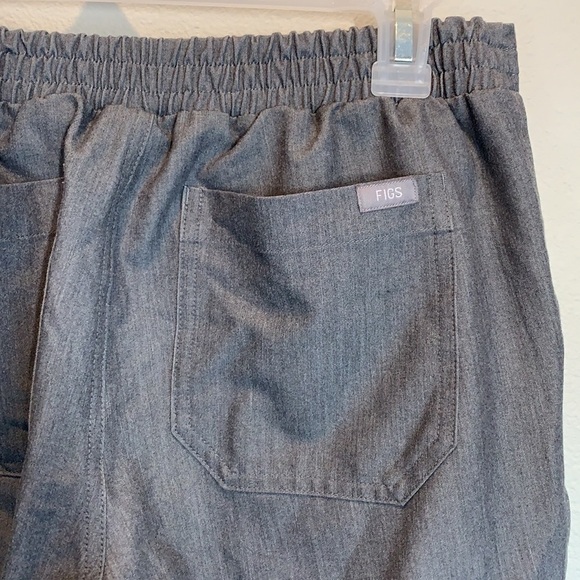 FIGS Yola Skinny Technical Collection Scrub Pants in Graphite Gray Size Medium - Picture 14 of 15